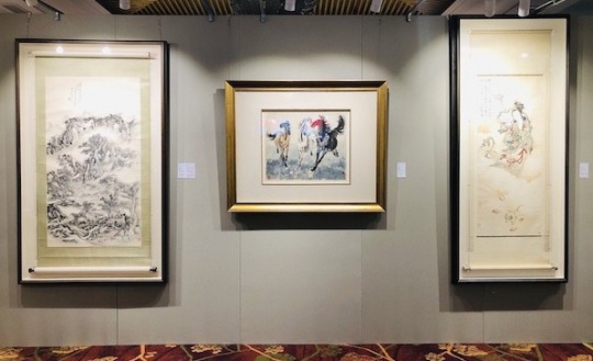 黃賓虹《山居圖》、徐悲鴻《三駿圖》、張大千《天女散花圖》
