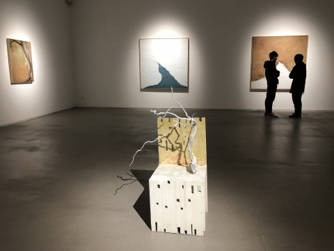 亞洲藝術(shù)中心跨年展，走入尹朝輝、尹朝宇的“疏離之境”