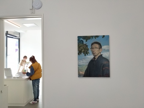 王興偉個(gè)展“面相之謎”，麥勒畫廊798空間展覽現(xiàn)場(chǎng)
