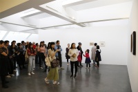 一群“快樂的人們”在中間美術(shù)館,呂智強,楊雨澍,趙文量,譚華牧,趙銀鷗,張淼,曾宏,任戩,婁燁,張玥