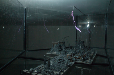 

《崩潰的能量 No.1》 120x54cm 鐵，磁石，綜合材料 2019 


