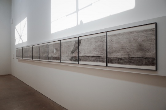 王玉平 《博斯普魯斯海峽》 56x770cm  紙本木炭   2018  
