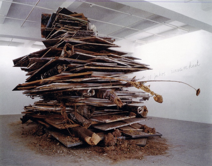 《20年的孤獨》 380×490×405cm  混合材料 1971-1991
