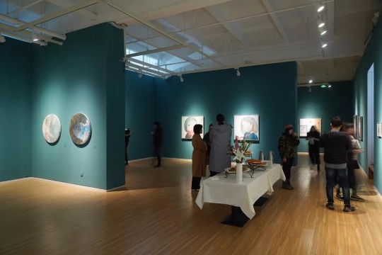 “誤入伊甸園-忻洛汀個(gè)展”展覽現(xiàn)場(chǎng)
