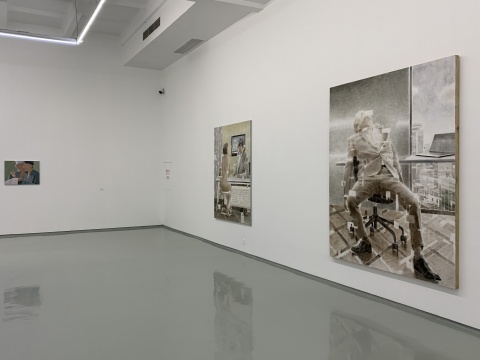 夏禹《是學習時間》200×164cm 鋁板坦培拉 2020（右二）
《新世界》240×200cm 木板坦培拉 2020（右一）
