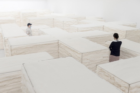 趙趙個(gè)展“白色”，當(dāng)代唐人藝術(shù)中心展覽現(xiàn)場
