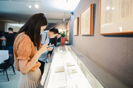 “亞東圖書館遺珍——陳獨(dú)秀、胡適重要文獻(xiàn)特展”現(xiàn)場
