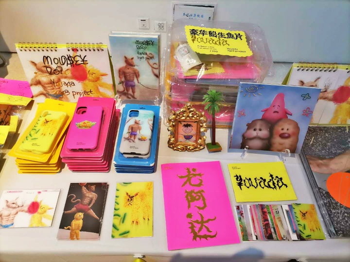在abC藝術(shù)書(shū)展的人人人人人海中挑一本書(shū)有多難？