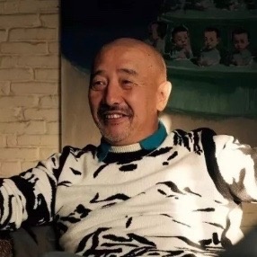
唐志岡

1959年生于云南昆明，1989年畢業(yè)于解放軍藝術(shù)學(xué)院美術(shù)系油畫專業(yè)，1996年起任教云南藝術(shù)學(xué)院美術(shù)系。

