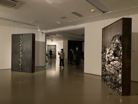 今日美術館開幕王家增新展  鐵的 “事件”就是彎曲就是世界本身