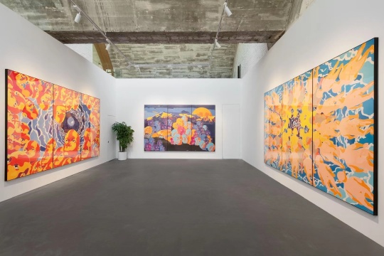 方力鈞同名版畫個(gè)展，藝·凱旋畫廊展覽現(xiàn)場
