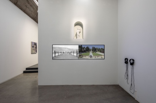 王旭《四季花園》雙屏錄像，2019，32分24秒
