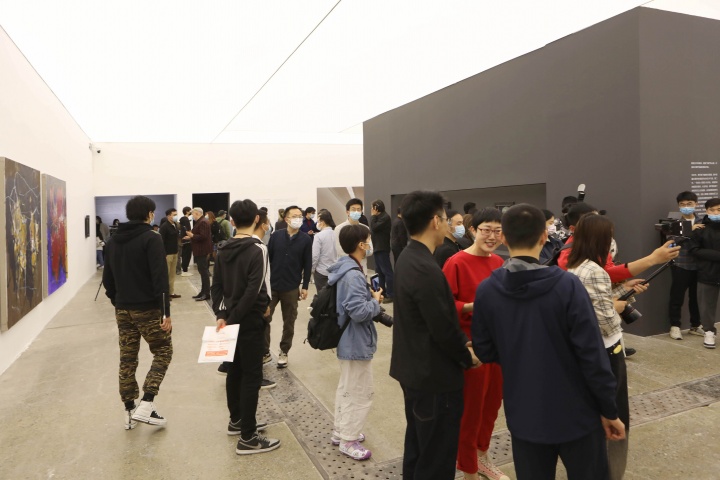 譚平“繪畫是什么1984-2021”開幕現(xiàn)場，當(dāng)代唐人藝術(shù)中心（北京）
