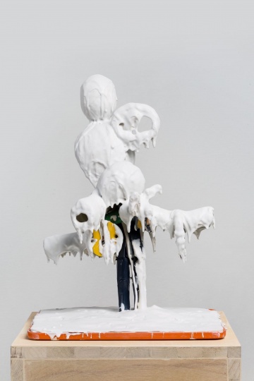 金氏徹平  《白色釋放（堆積物體）#26 》  39×26×21cm 塑料、樹脂 2012

 
