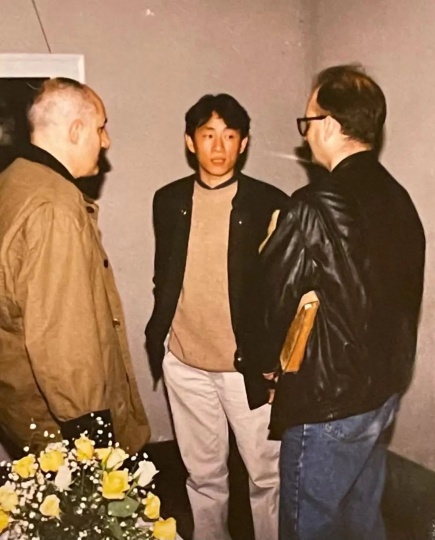 譚平、藝術(shù)家托尼·蘇格特與布朗 1994
