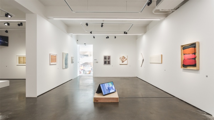 開館展“封面”展覽現場，飛地藝術空間，2021 ??Enclave Contemporary
