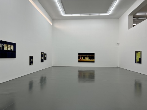 王強(qiáng)“熟悉的夜”空白空間展覽現(xiàn)場
