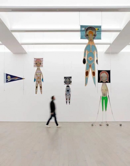 
加藤泉個展于貝浩登（紐約）現(xiàn)場，2021

攝影：Guillaume Ziccarelli. ?2020 Izumi Kato. 圖片提供：藝術(shù)家與貝浩登

