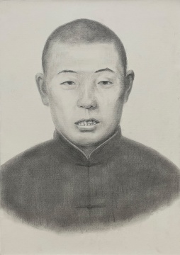 《母親三部曲-桂花尋去月輪移II-0014-被焚毀的肖像》57x41cm  鉛筆，紙本繪畫(huà) 2022