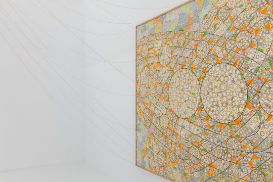 《大沖突：花之終結(jié)》218.2x 291cm 布面丙烯 2000
