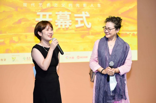 著名表演藝術(shù)家叢珊女士
