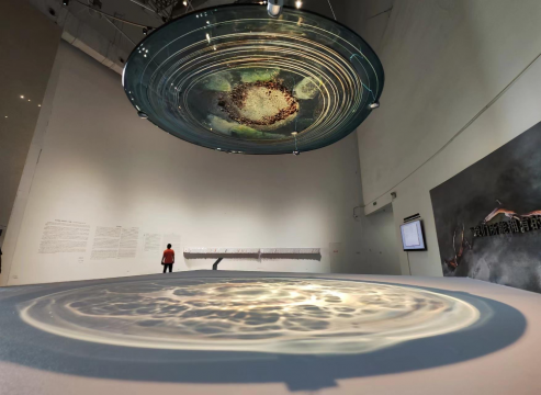 金雞湖美術館孟舒當代玻璃藝術展 置身浩瀚無垠的寰宇之間