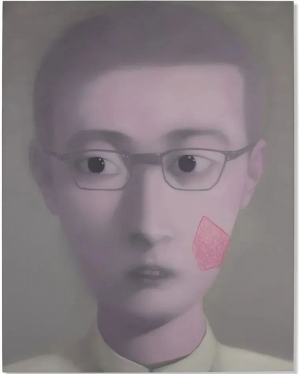 張曉剛 《同志》 190x150cm 油彩畫布 2000

成交價(jià)：44.1萬(wàn)歐元，此作于9月21日佳士得巴黎 “獨(dú)具慧眼：讓-雅克?德?弗勒斯伯爵夫婦珍藏” 拍賣中呈獻(xiàn)（2003年，弗勒斯伯爵夫婦在法蘭西畫廊購(gòu)入來(lái)自張曉剛著名“血緣”系列的肖像畫《同志》）
