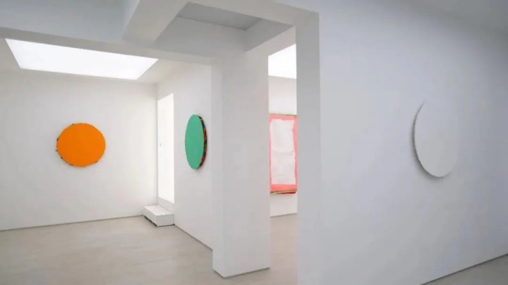 KennaXu畫廊成立后的首個(gè)展覽，“色 · 物 · 空間丨馬樹青作品展”現(xiàn)場(chǎng)，2019
