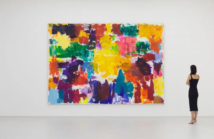 英格麗·弗洛斯《奇跡》80×400cm 布面油畫 2019 展覽現(xiàn)場(chǎng)，科納藝術(shù)中心

