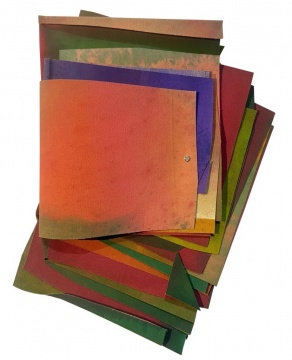 金大偉《無題F230523》，帆布、丙烯顏料、銅扣，
60x50x18 cm (尺寸可變）， 2022-2023

