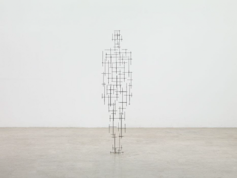 
安東尼·葛姆雷 《腳手架Ⅷ》
196.4x50.5x27.2cm 4毫米方形不銹鋼條 2016
?藝術家


