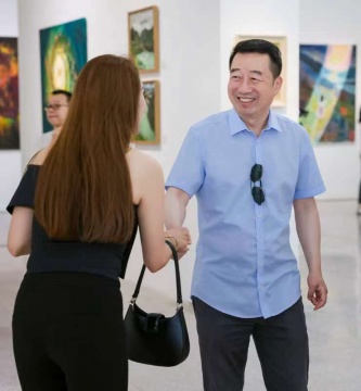 中國文聯(lián)黨組成員、書記處書記、中國電影家協(xié)會分黨組書記張宏在開幕式現(xiàn)場
