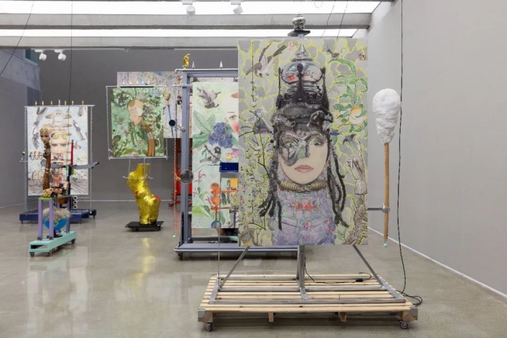 “童昆鳥：蔫花壞鳥畫中姬” 展覽現(xiàn)場 偏鋒畫廊 2023
