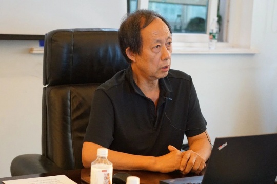 藝術(shù)家任戩發(fā)言
