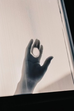陳川端，選自《世界在巨蛇的腹中》，攝影與AI數(shù)字技術(shù)，2023

 
