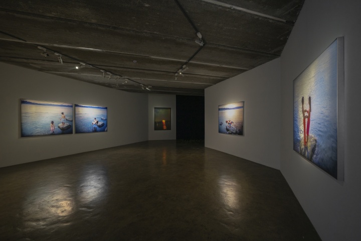“不系之舟”展覽現(xiàn)場(chǎng) 三影堂攝影藝術(shù)中心 北京 2024
