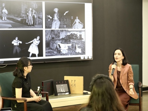 安娜歷時五年拍攝的“如夢之夢”攝影作品集 《如夢時間》今天發(fā)布 安娜歷時五年拍攝的“如夢之夢”攝影作品集 《如夢時間》今天發(fā)布
