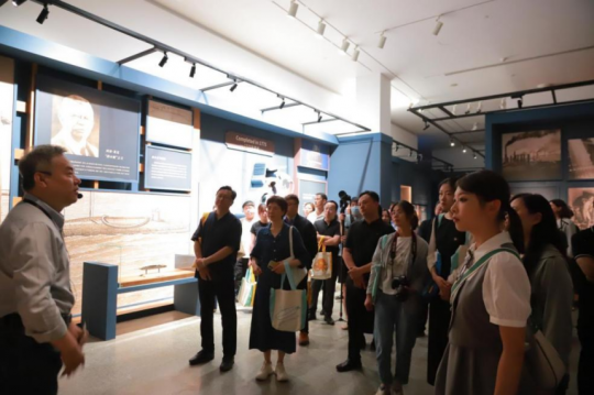 “海底兩萬(wàn)里（中國(guó)首展·北京站）”于798藝術(shù)中心開(kāi)展