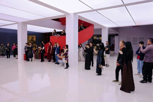 郝方圓最新個(gè)展“肉身之外”在YOUNG美術(shù)館開幕