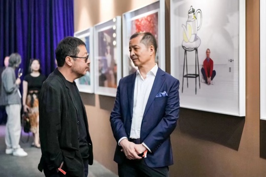 導演賈樟柯先生與捷豹路虎全球董事、捷豹路虎中國總裁及首席執(zhí)行官潘慶先生
