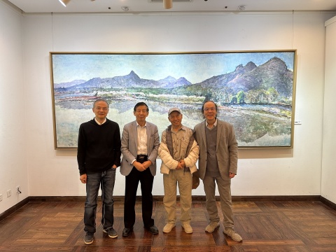 旅加藝術(shù)家宣永生、北京英杰硬石藝術(shù)博物館館長(zhǎng)李英杰、中央美術(shù)學(xué)院教授孫景波、與旅法藝術(shù)家楊凱

