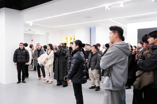多媒介藝術(shù)探討全球城市文化：李若姮個展《城耀》亮相北京