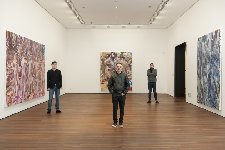 左起：谷公館畫廊創(chuàng)始人谷浩宇、藝術(shù)家韋嘉、策展人鮑棟

攝影：董林
