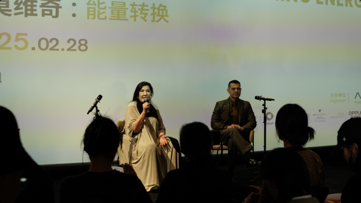 阿布拉莫維奇在藝倉(cāng)美術(shù)館新聞發(fā)布會(huì)
