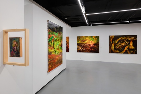 「破夜—高人杰個展」在亙畫廊正式啟幕，一場在邊緣地帶燃燒的靈魂試煉