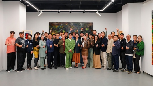 破夜 - 高人杰個展  開幕現(xiàn)場

亙畫廊 2025
