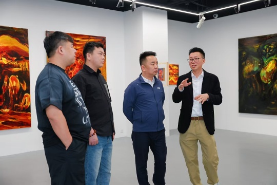 「破夜—高人杰個展」在亙畫廊正式啟幕，一場在邊緣地帶燃燒的靈魂試煉