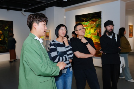 「破夜—高人杰個展」在亙畫廊正式啟幕，一場在邊緣地帶燃燒的靈魂試煉