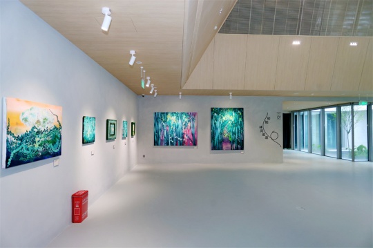 崍州蒸餾廠體驗中心盛大啟幕 首展“自然囈語”以藝術重構品牌生態(tài)敘事 崍州蒸餾廠體驗中心盛大啟幕 首展“自然囈語”以藝術重構品牌生態(tài)敘事