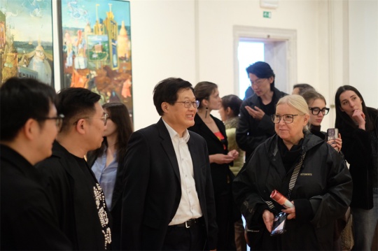 藝術(shù)家張釗瀛，策展人呂澎與觀眾交流
